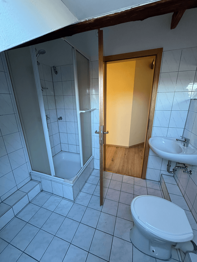 Prenájom bytu 1-izbový 43 m², Sutumerfeldstraße 36, Gelsenkirchen, Severné Porýnie - Westfálsko Prenájom bytu 1-izbový 43 m², Sutumerfeldstraße 36, Gelsenkirchen, Severné Porýnie - Westfálsko