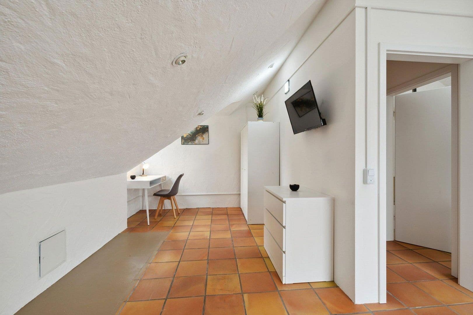 Prenájom bytu 1-izbový 16 m², Iltisstr. 9, München, Bavorsko Prenájom bytu 1-izbový 16 m², Iltisstr. 9, München, Bavorsko