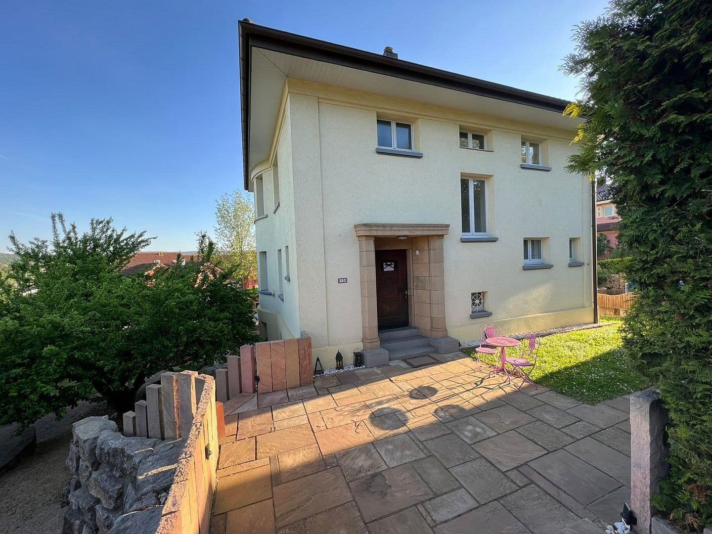 Predaj domu 240 m², pozemek 1.061 m², Wilferdingerstr. 5, Pforzheim, Bádensko-Wurttembersko Predaj domu 240 m², pozemek 1.061 m², Wilferdingerstr. 5, Pforzheim, Bádensko-Wurttembersko