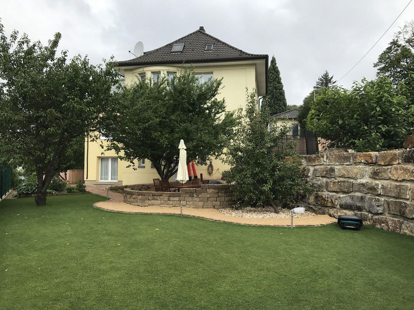 Predaj domu 240 m², pozemek 1.061 m², Wilferdingerstr. 5, Pforzheim, Bádensko-Wurttembersko Predaj domu 240 m², pozemek 1.061 m², Wilferdingerstr. 5, Pforzheim, Bádensko-Wurttembersko