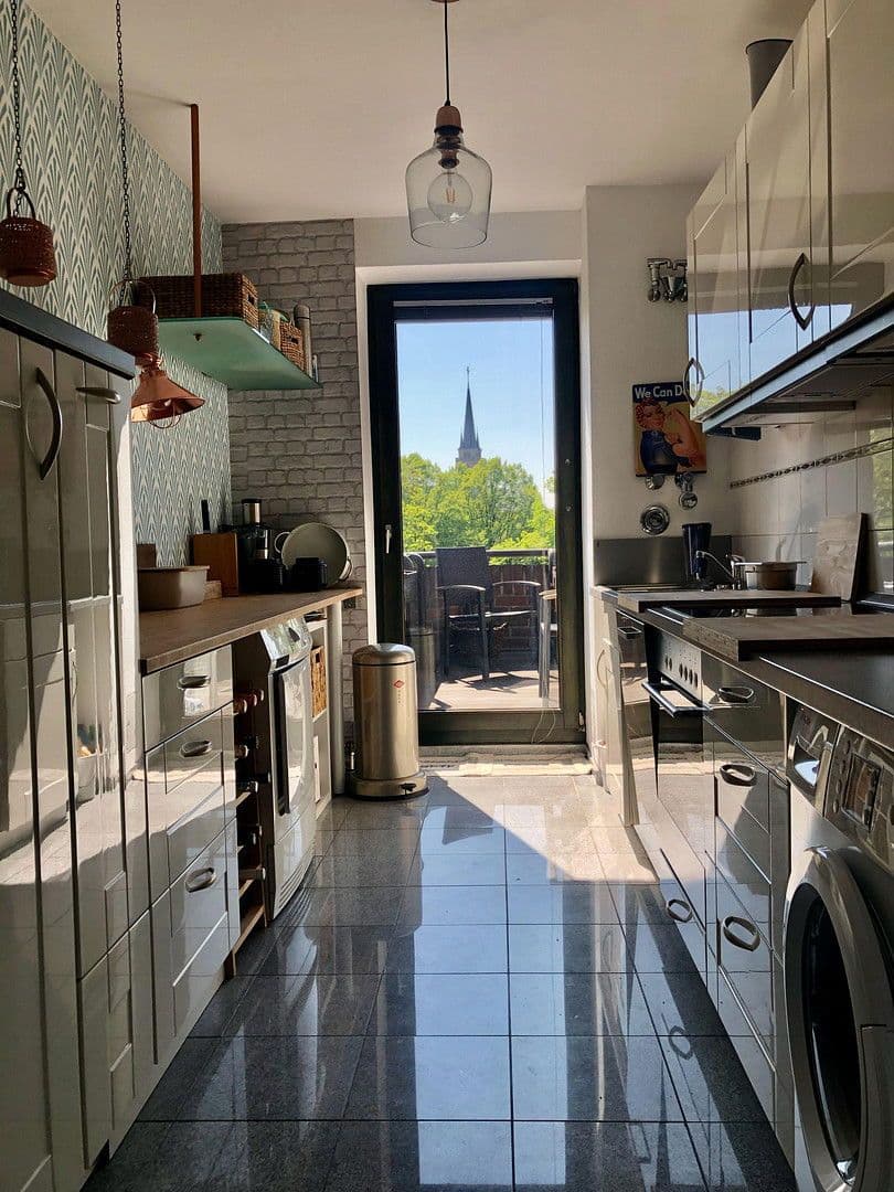 Prenájom bytu 3-izbový 101 m², Krefeld, Severné Porýnie - Westfálsko Prenájom bytu 3-izbový 101 m², Krefeld, Severné Porýnie - Westfálsko