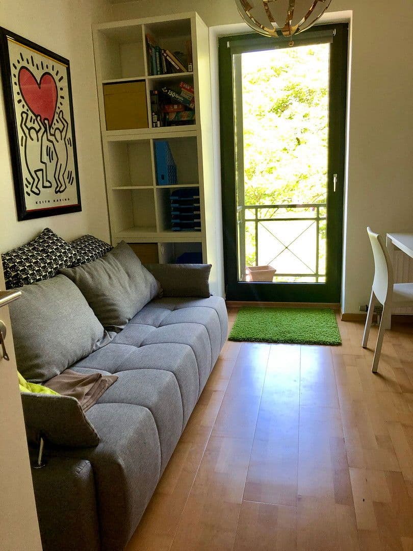 Prenájom bytu 3-izbový 101 m², Krefeld, Severné Porýnie - Westfálsko Prenájom bytu 3-izbový 101 m², Krefeld, Severné Porýnie - Westfálsko