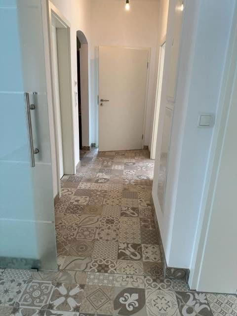 Prenájom bytu 3-izbový 90 m², Neuwied, Porýnie-Falcko Prenájom bytu 3-izbový 90 m², Neuwied, Porýnie-Falcko