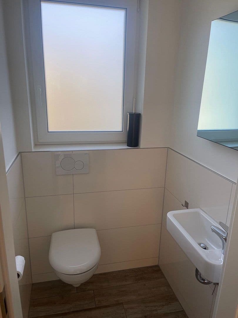 Prenájom bytu 3-izbový 90 m², Neuwied, Porýnie-Falcko Prenájom bytu 3-izbový 90 m², Neuwied, Porýnie-Falcko