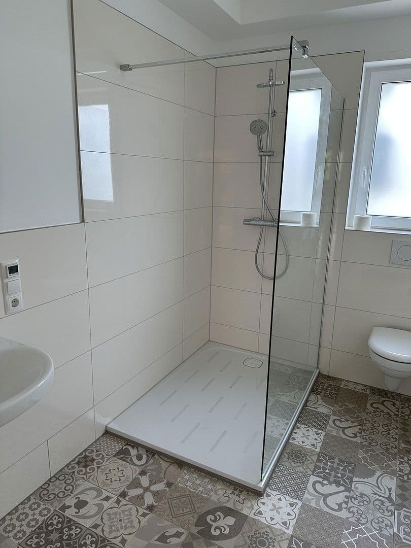 Prenájom bytu 3-izbový 90 m², Neuwied, Porýnie-Falcko Prenájom bytu 3-izbový 90 m², Neuwied, Porýnie-Falcko