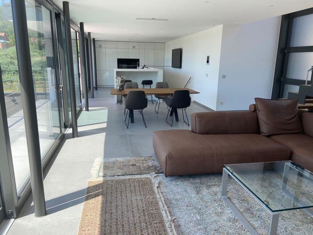 Predaj domu 297 m², pozemek 620 m², Neustadt an der Weinstraße, Ortsteil Hambach, Porýnie-Falcko Predaj domu 297 m², pozemek 620 m², Neustadt an der Weinstraße, Ortsteil Hambach, Porýnie-Falcko