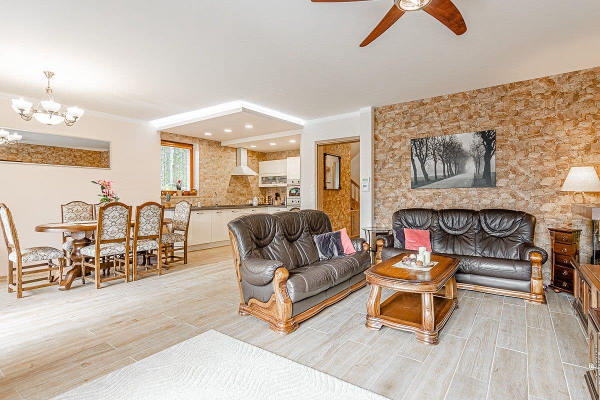 Predaj domu 162 m², pozemek 381 m², Zvoncová, Roztoky, Středočeský kraj Predaj domu 162 m², pozemek 381 m², Zvoncová, Roztoky, Středočeský kraj