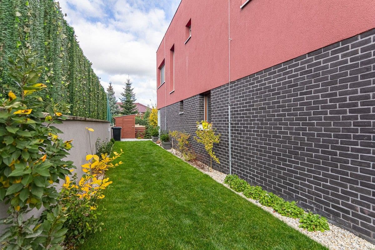 Predaj domu 162 m², pozemek 381 m², Zvoncová, Roztoky, Středočeský kraj Predaj domu 162 m², pozemek 381 m², Zvoncová, Roztoky, Středočeský kraj