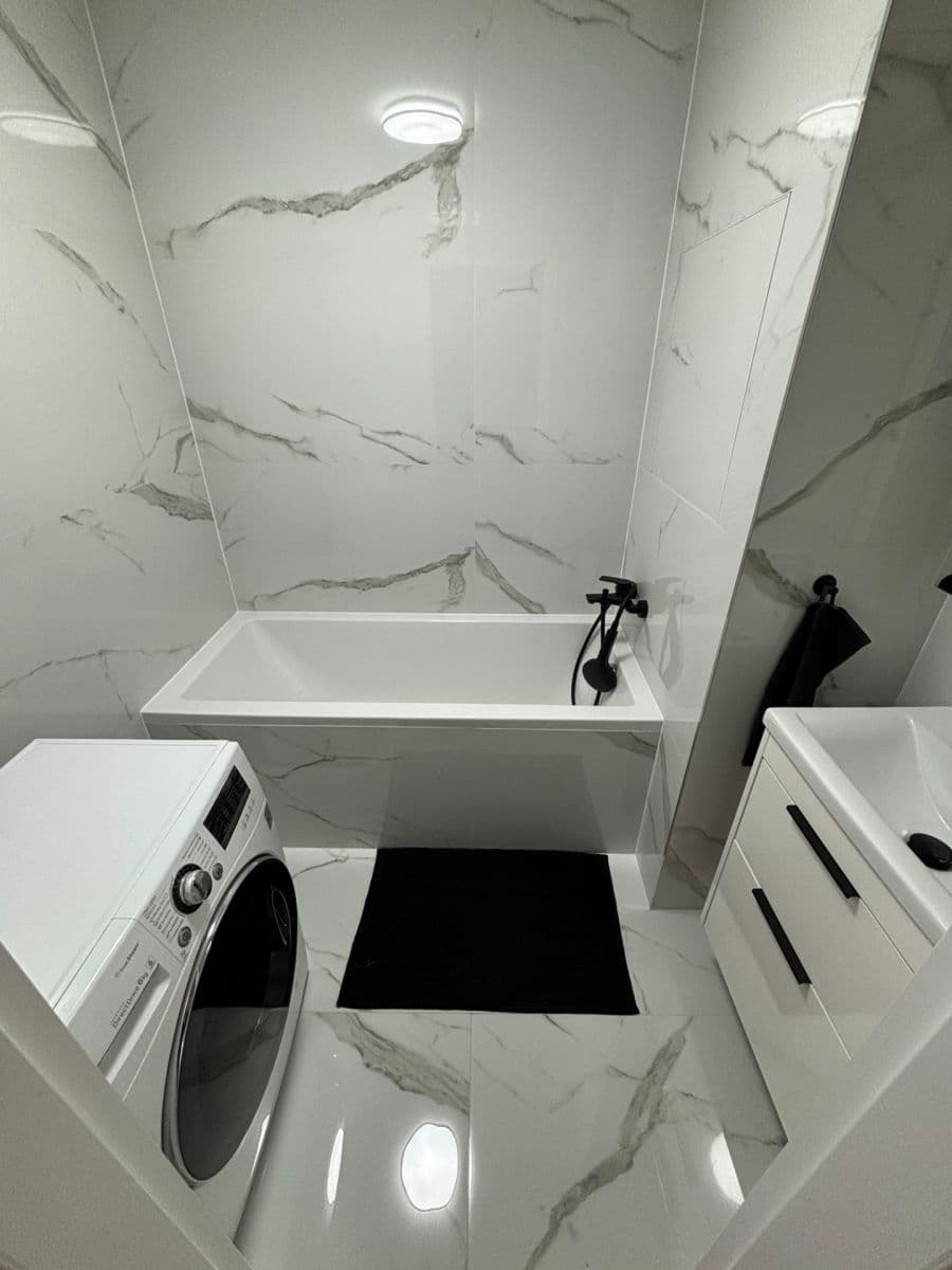 Predaj bytu 3-izbový 56 m², Novodvorská, Praha, Praha Predaj bytu 3-izbový 56 m², Novodvorská, Praha, Praha