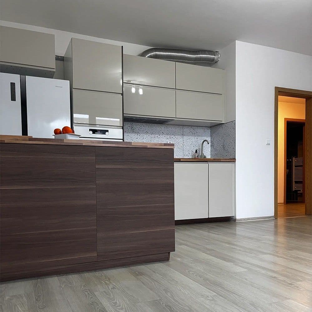 Prenájom bytu 3-izbový 77 m², Žitná, Hostivice, Středočeský kraj Prenájom bytu 3-izbový 77 m², Žitná, Hostivice, Středočeský kraj