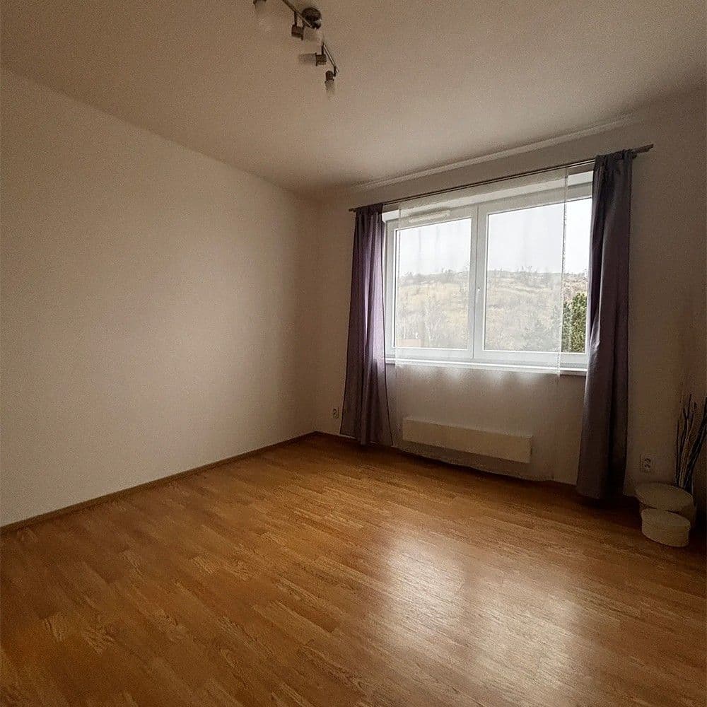 Prenájom bytu 3-izbový 77 m², Žitná, Hostivice, Středočeský kraj Prenájom bytu 3-izbový 77 m², Žitná, Hostivice, Středočeský kraj