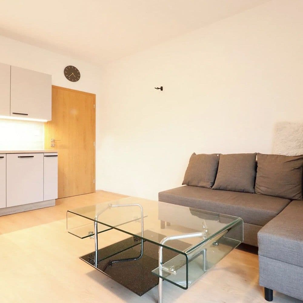 Prenájom bytu 1-izbový 42 m², Žitná, Hostivice, Středočeský kraj Prenájom bytu 1-izbový 42 m², Žitná, Hostivice, Středočeský kraj