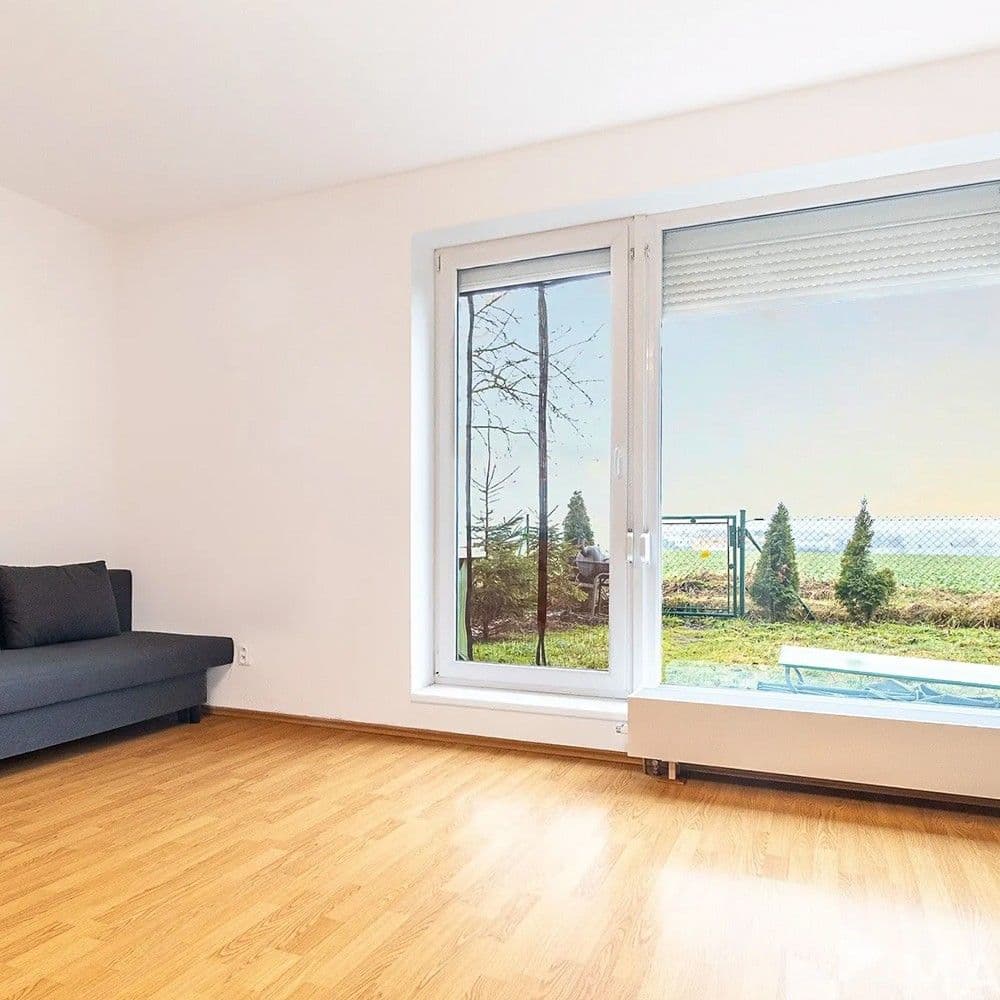 Prenájom bytu 1-izbový 71 m², Žitná, Hostivice, Středočeský kraj Prenájom bytu 1-izbový 71 m², Žitná, Hostivice, Středočeský kraj