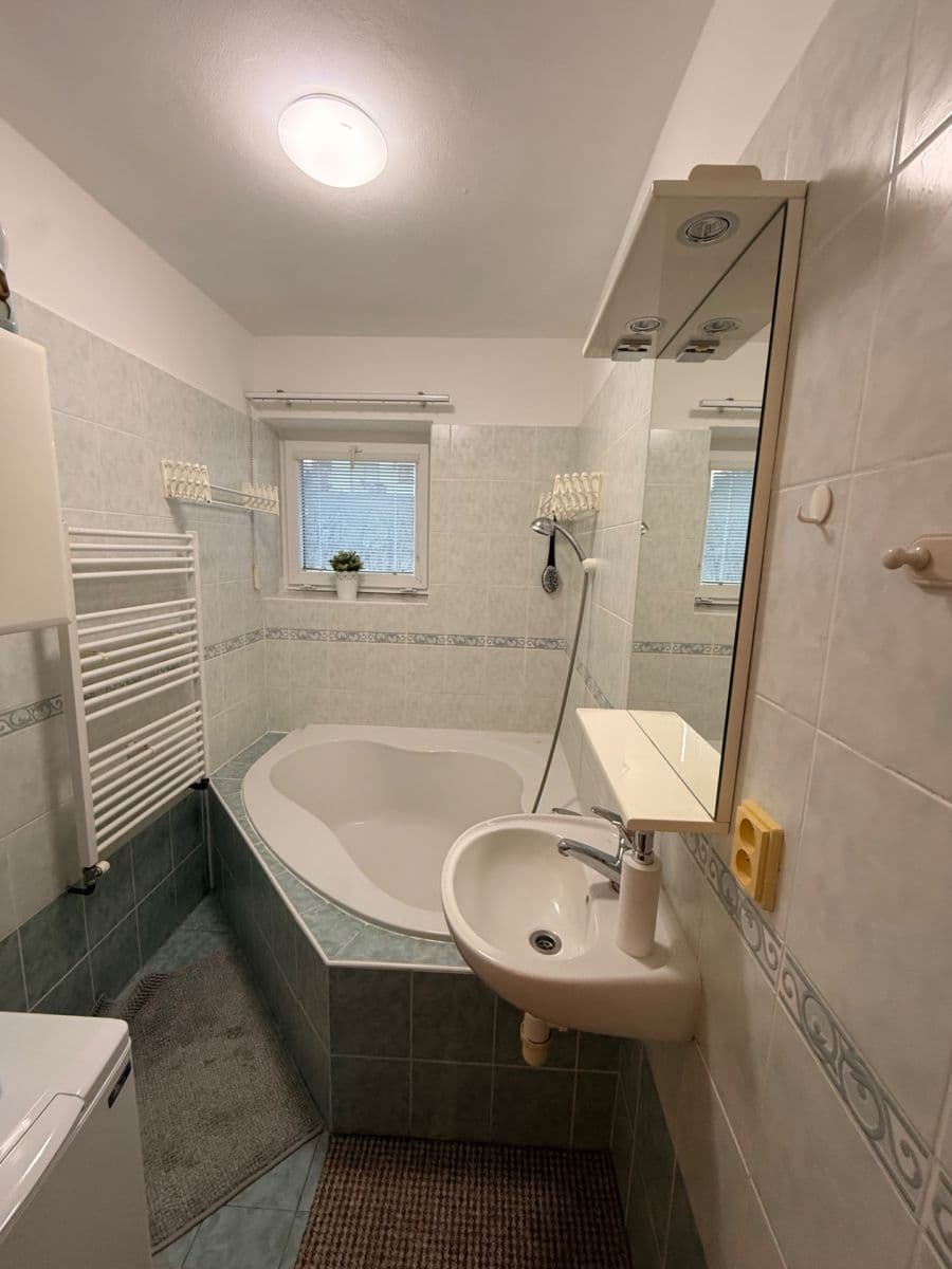 Prenájom bytu 2-izbový 65 m², Pod Štandlem, Frýdek-Místek, Moravskoslezský kraj Prenájom bytu 2-izbový 65 m², Pod Štandlem, Frýdek-Místek, Moravskoslezský kraj