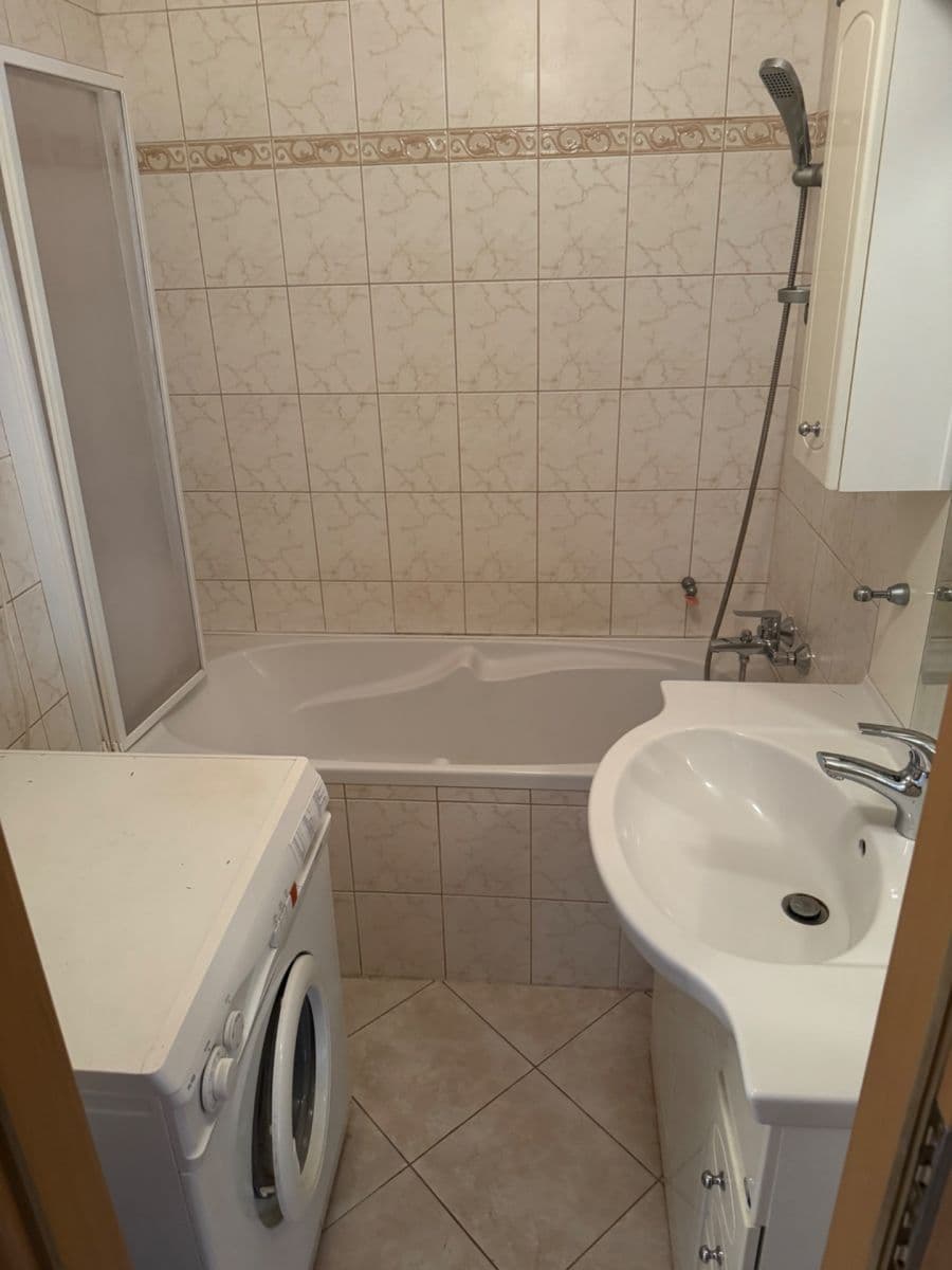 Predaj bytu 4-izbový 101 m², Kaštanová, Rosice, Jihomoravský kraj Predaj bytu 4-izbový 101 m², Kaštanová, Rosice, Jihomoravský kraj