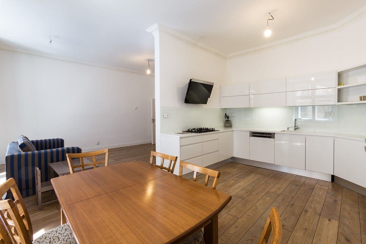 Prenájom bytu 2-izbový 70 m², Bulharská, Praha, Praha Prenájom bytu 2-izbový 70 m², Bulharská, Praha, Praha