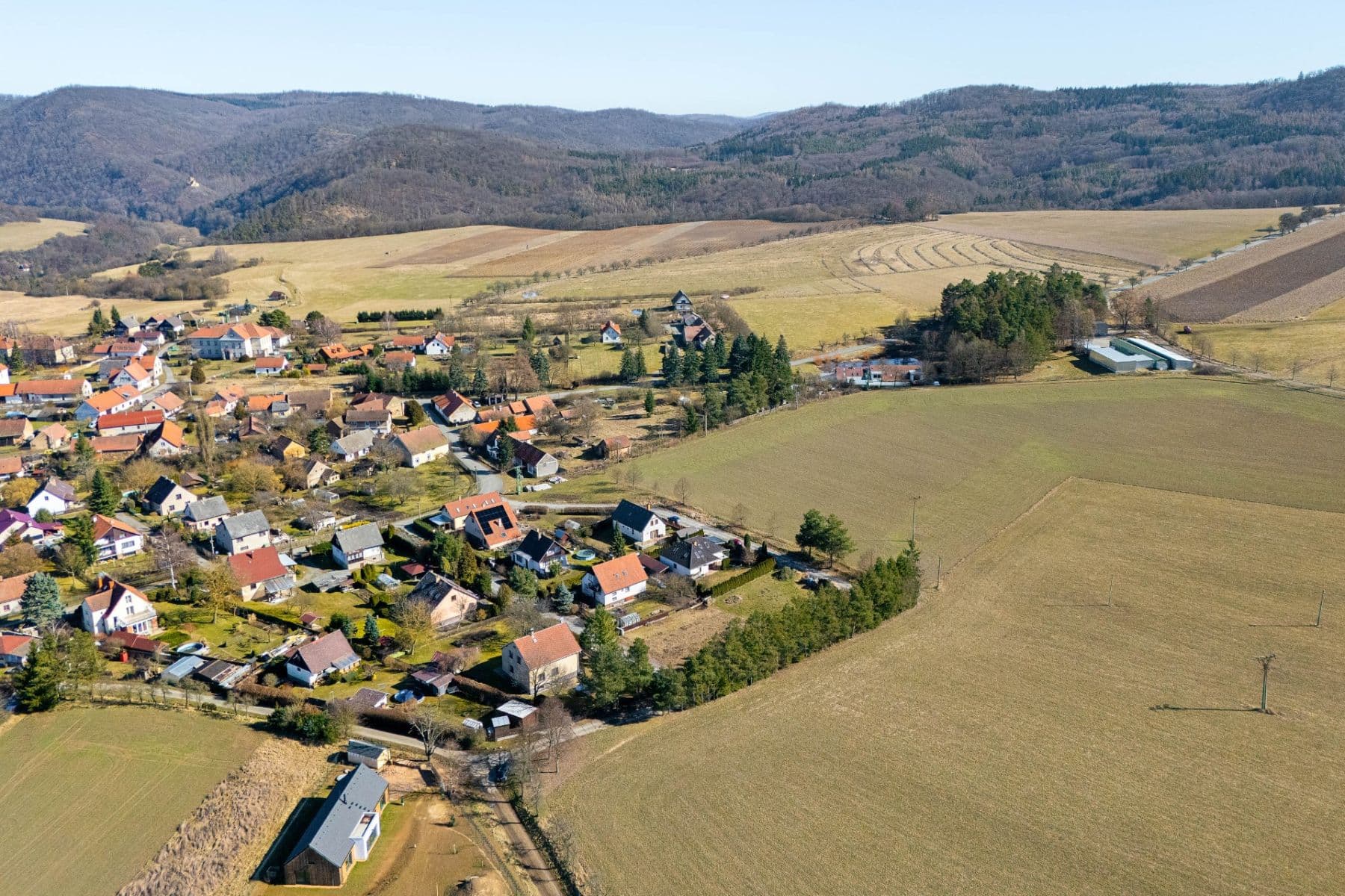 Predaj pozemku 593 m², Skryje, Středočeský kraj Predaj pozemku 593 m², Skryje, Středočeský kraj