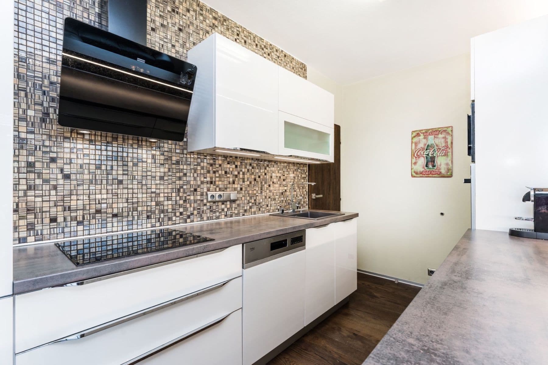 Prenájom bytu 3-izbový 105 m², Skloněná, Praha, Praha Prenájom bytu 3-izbový 105 m², Skloněná, Praha, Praha