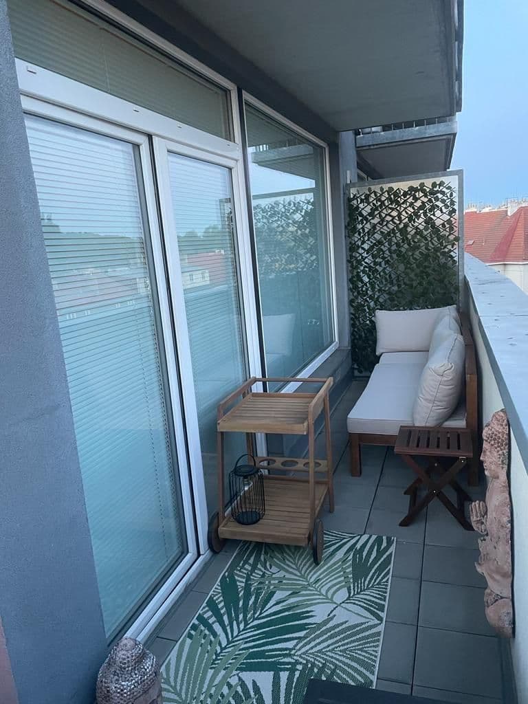 Prenájom bytu 3-izbový 105 m², Skloněná, Praha, Praha Prenájom bytu 3-izbový 105 m², Skloněná, Praha, Praha