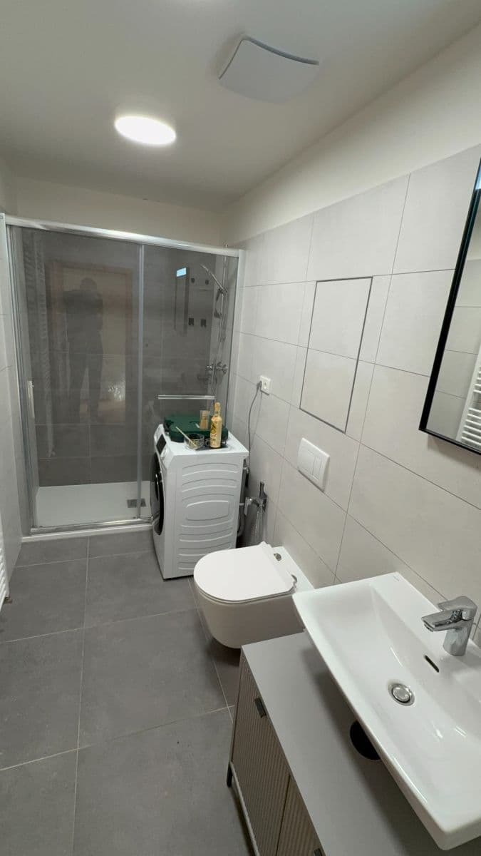 Prenájom bytu Garsoniéra 30 m², 102. pluku, Benešov, Středočeský kraj Prenájom bytu Garsoniéra 30 m², 102. pluku, Benešov, Středočeský kraj