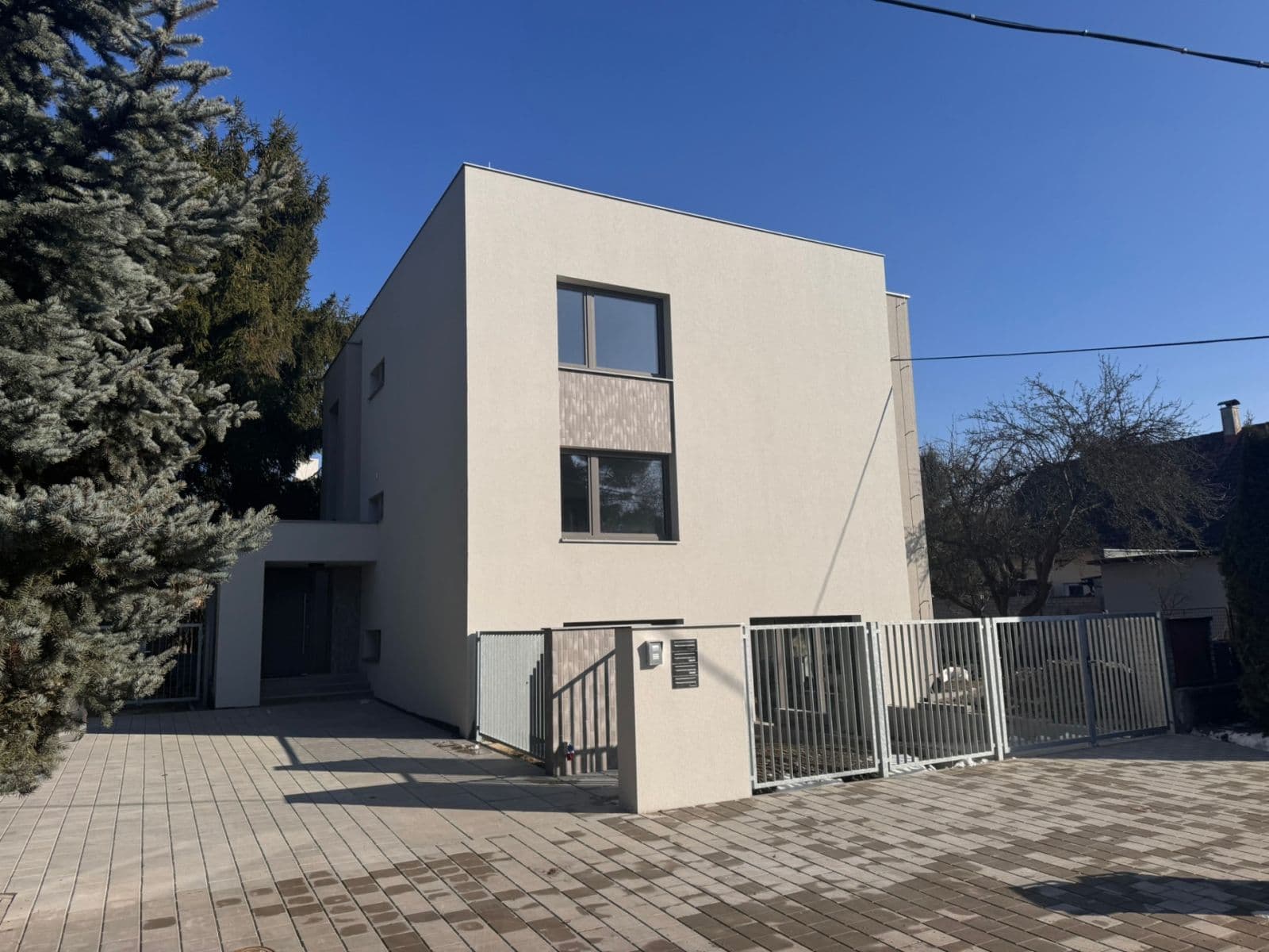 Prenájom bytu 3-izbový 60 m², U Cihelny, Unhošť, Středočeský kraj Prenájom bytu 3-izbový 60 m², U Cihelny, Unhošť, Středočeský kraj