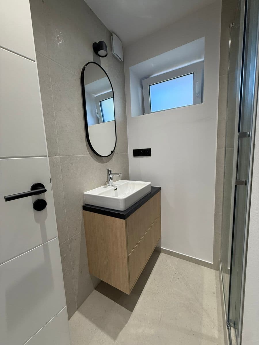 Prenájom bytu 3-izbový 60 m², U Cihelny, Unhošť, Středočeský kraj Prenájom bytu 3-izbový 60 m², U Cihelny, Unhošť, Středočeský kraj