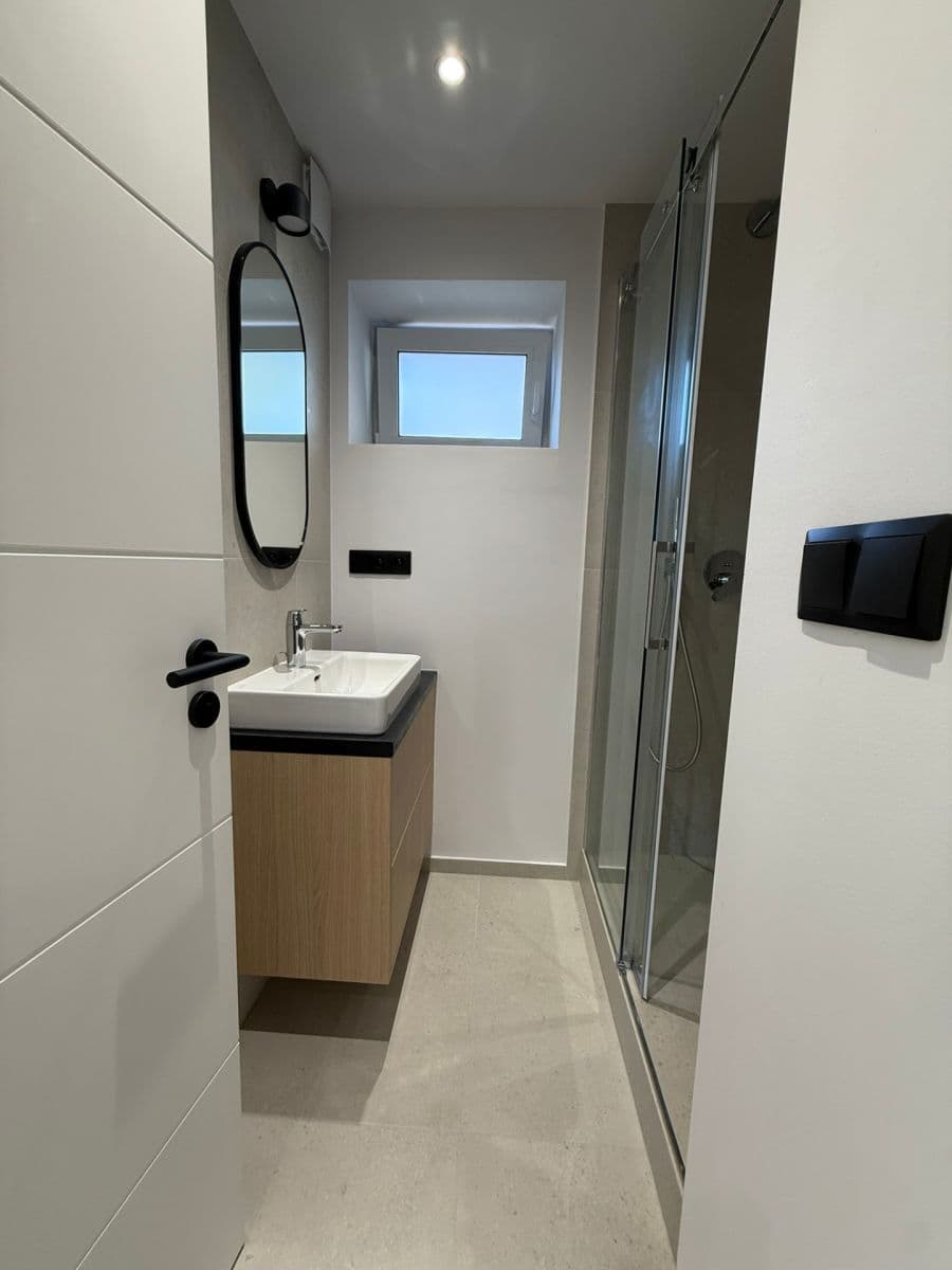 Prenájom bytu 3-izbový 60 m², U Cihelny, Unhošť, Středočeský kraj Prenájom bytu 3-izbový 60 m², U Cihelny, Unhošť, Středočeský kraj