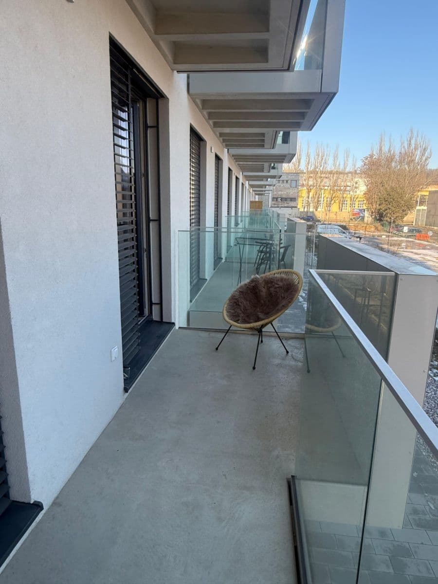 Prenájom bytu 1-izbový 32 m², Fafkových, Praha, Praha Prenájom bytu 1-izbový 32 m², Fafkových, Praha, Praha