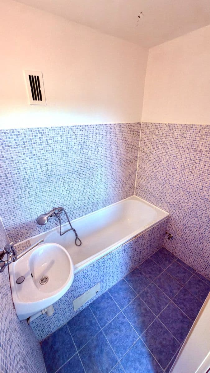 Predaj bytu 3-izbový 78 m², Ľudovíta Okánika, Nitra, Nitriansky kraj Predaj bytu 3-izbový 78 m², Ľudovíta Okánika, Nitra, Nitriansky kraj