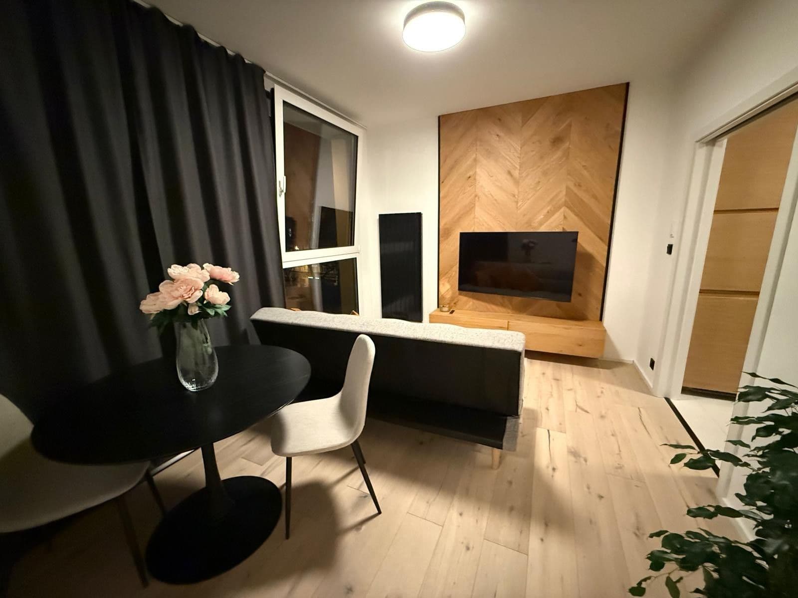 Prenájom bytu 2-izbový 34 m², Krymská, Praha, Praha Prenájom bytu 2-izbový 34 m², Krymská, Praha, Praha