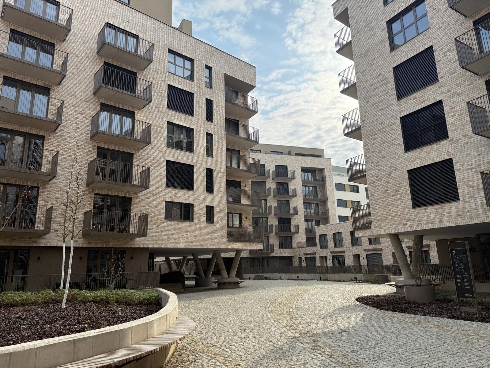 Prenájom bytu 1-izbový 35 m², Bratislavská, Brno, Jihomoravský kraj Prenájom bytu 1-izbový 35 m², Bratislavská, Brno, Jihomoravský kraj