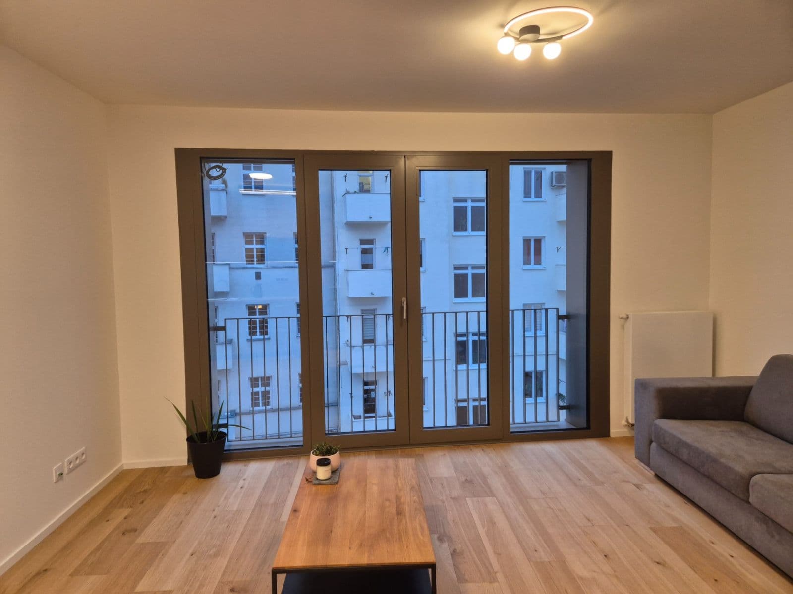 Prenájom bytu 1-izbový 35 m², Bratislavská, Brno, Jihomoravský kraj Prenájom bytu 1-izbový 35 m², Bratislavská, Brno, Jihomoravský kraj