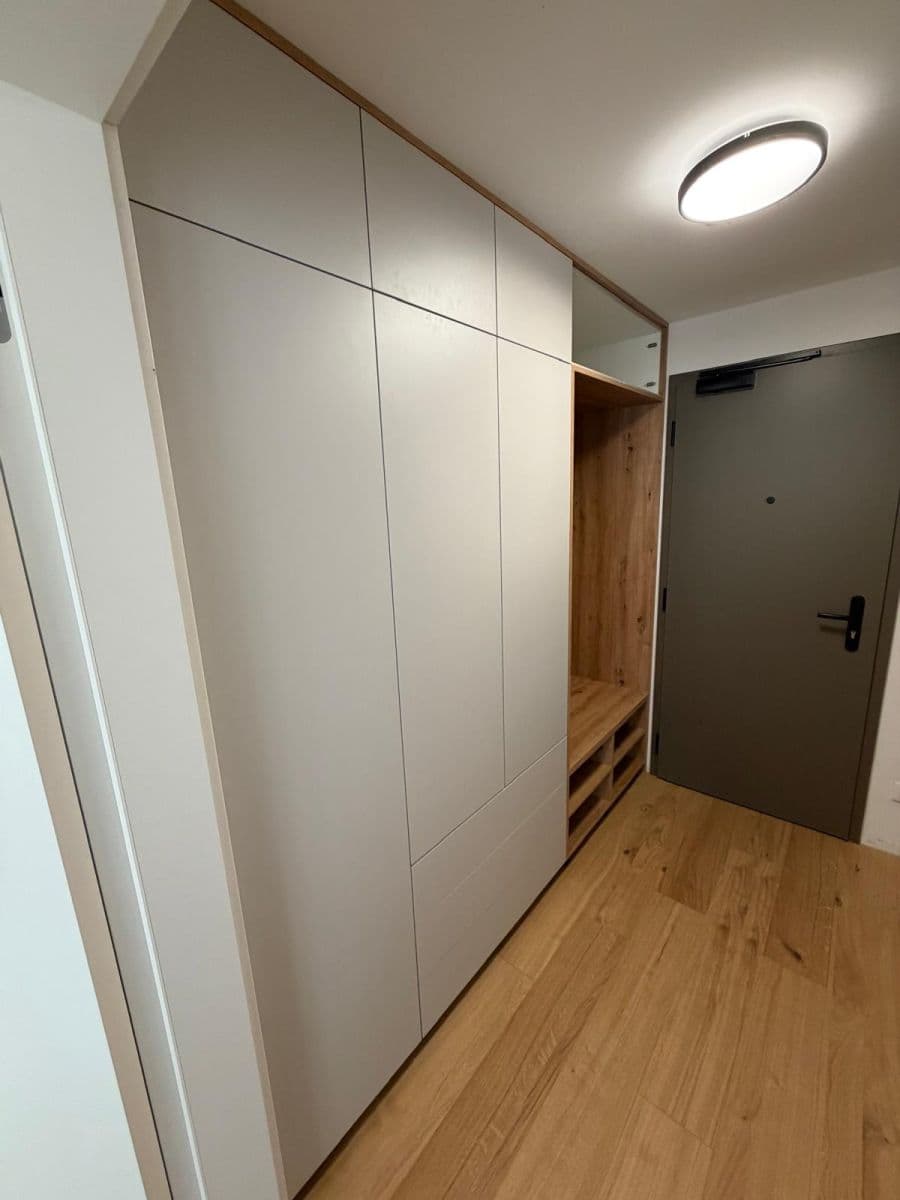 Prenájom bytu 1-izbový 35 m², Bratislavská, Brno, Jihomoravský kraj Prenájom bytu 1-izbový 35 m², Bratislavská, Brno, Jihomoravský kraj