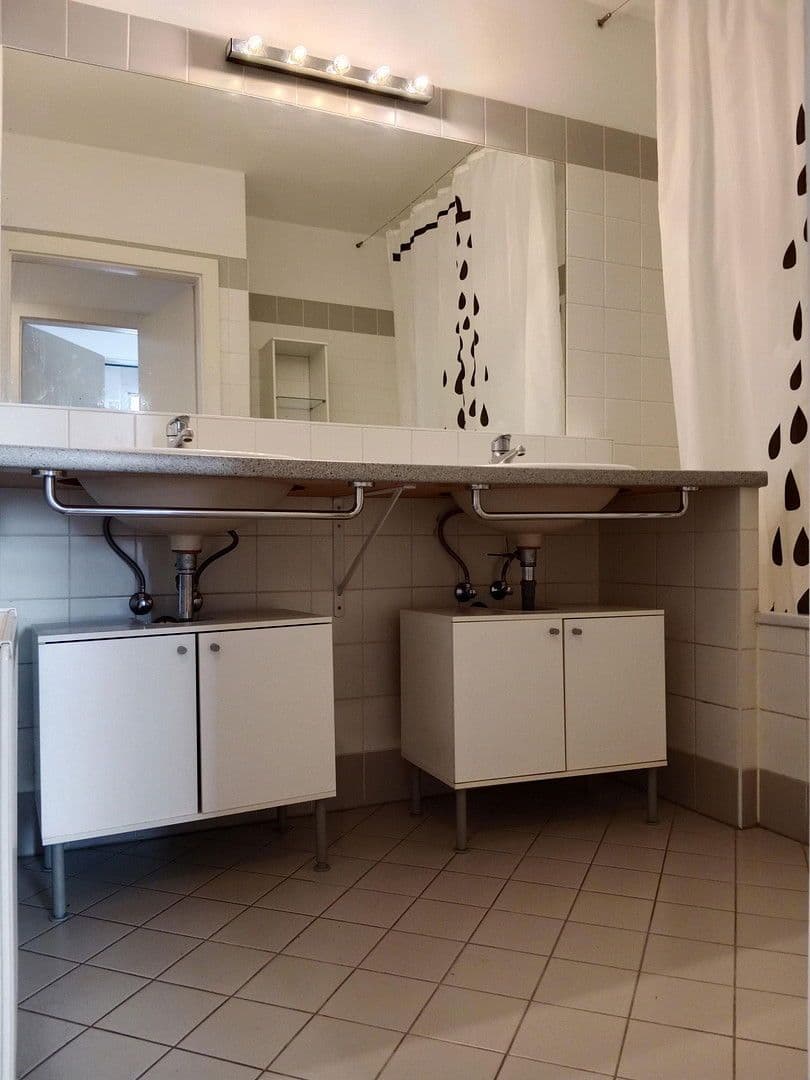 Prenájom bytu 3-izbový 56 m², Reinprechtsdorferstr.63, Wien, Viedeň Prenájom bytu 3-izbový 56 m², Reinprechtsdorferstr.63, Wien, Viedeň