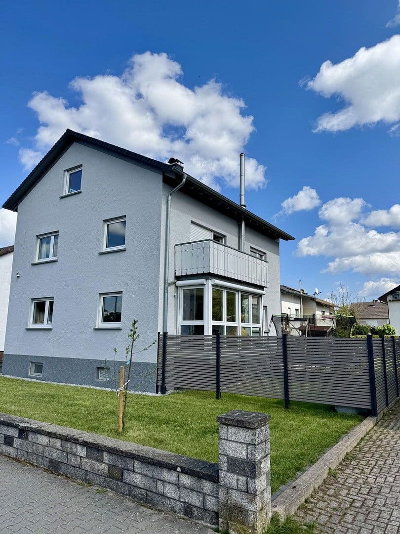 Predaj domu 180 m², pozemek 698 m², Merkurstraße 28, Muggensturm, Bádensko-Wurttembersko Predaj domu 180 m², pozemek 698 m², Merkurstraße 28, Muggensturm, Bádensko-Wurttembersko
