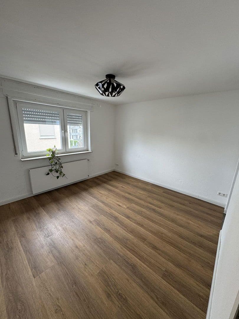 Predaj domu 180 m², pozemek 698 m², Merkurstraße 28, Muggensturm, Bádensko-Wurttembersko Predaj domu 180 m², pozemek 698 m², Merkurstraße 28, Muggensturm, Bádensko-Wurttembersko