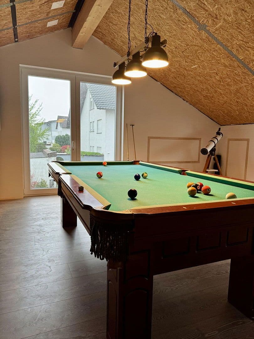 Predaj domu 180 m², pozemek 698 m², Merkurstraße 28, Muggensturm, Bádensko-Wurttembersko Predaj domu 180 m², pozemek 698 m², Merkurstraße 28, Muggensturm, Bádensko-Wurttembersko