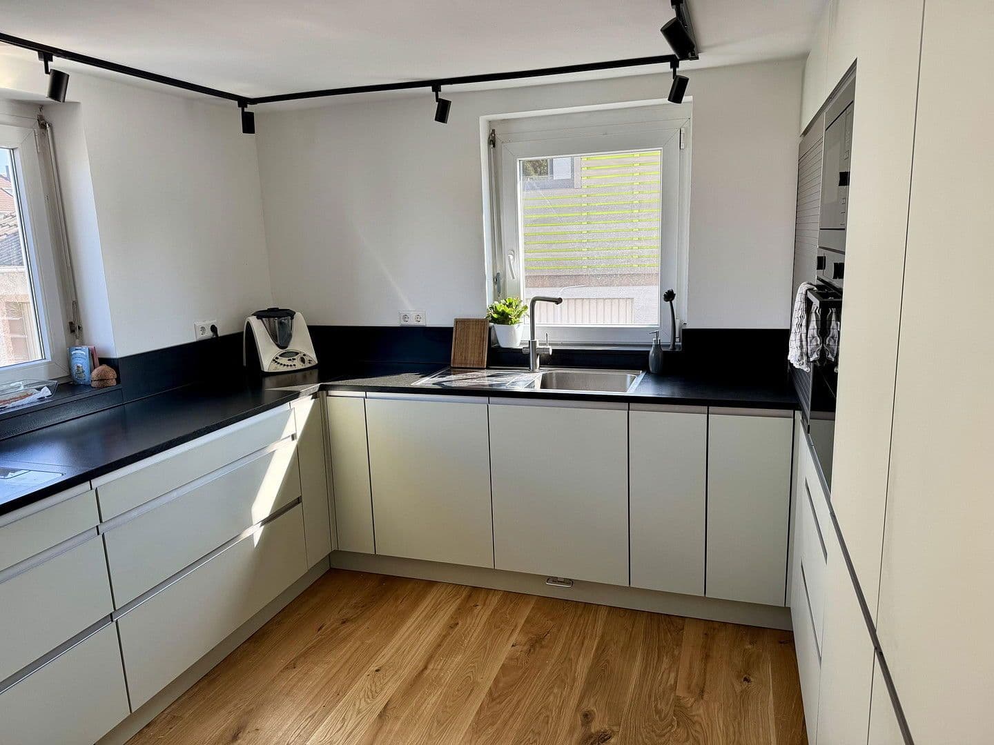 Predaj domu 180 m², pozemek 698 m², Merkurstraße 28, Muggensturm, Bádensko-Wurttembersko Predaj domu 180 m², pozemek 698 m², Merkurstraße 28, Muggensturm, Bádensko-Wurttembersko