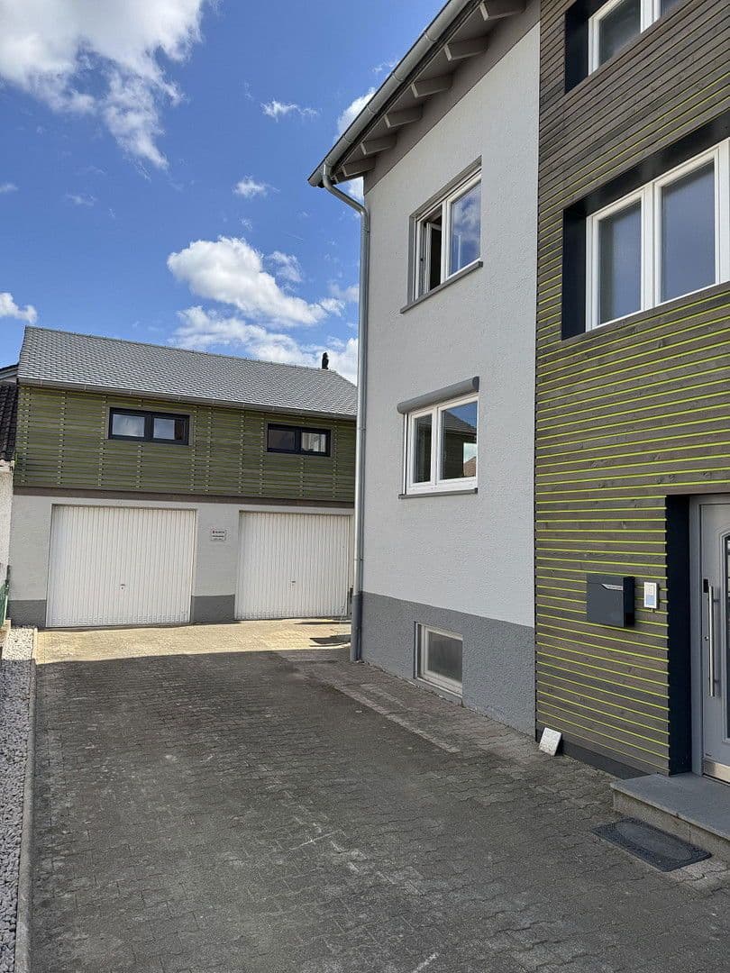 Predaj domu 180 m², pozemek 698 m², Merkurstraße 28, Muggensturm, Bádensko-Wurttembersko Predaj domu 180 m², pozemek 698 m², Merkurstraße 28, Muggensturm, Bádensko-Wurttembersko