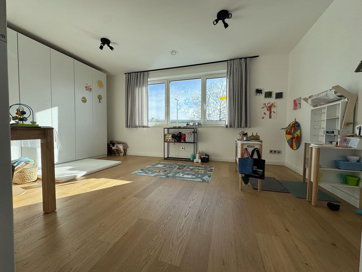 Prenájom domu 226 m², pozemek 540 m², Renningen, Bádensko-Wurttembersko Prenájom domu 226 m², pozemek 540 m², Renningen, Bádensko-Wurttembersko