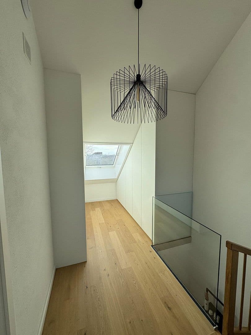 Prenájom domu 226 m², pozemek 540 m², Renningen, Bádensko-Wurttembersko Prenájom domu 226 m², pozemek 540 m², Renningen, Bádensko-Wurttembersko