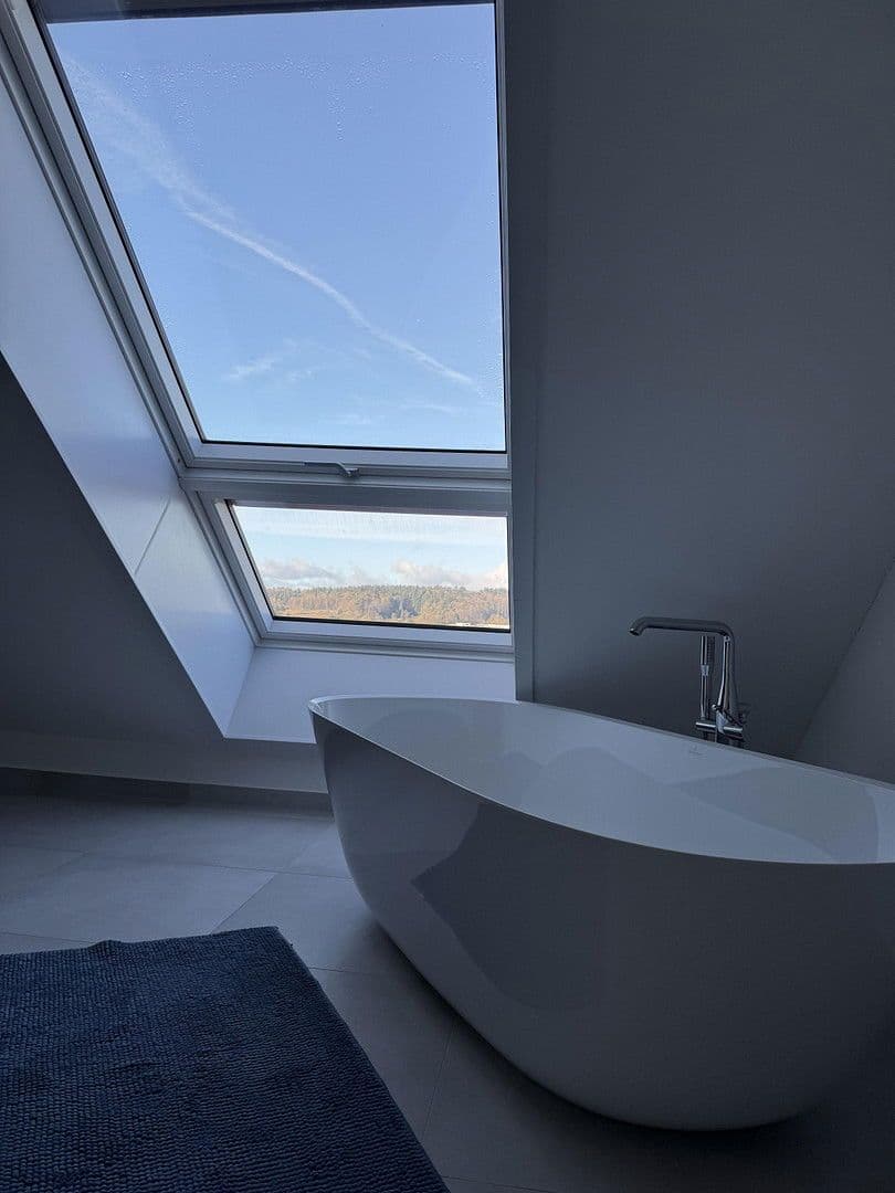 Prenájom domu 226 m², pozemek 540 m², Renningen, Bádensko-Wurttembersko Prenájom domu 226 m², pozemek 540 m², Renningen, Bádensko-Wurttembersko