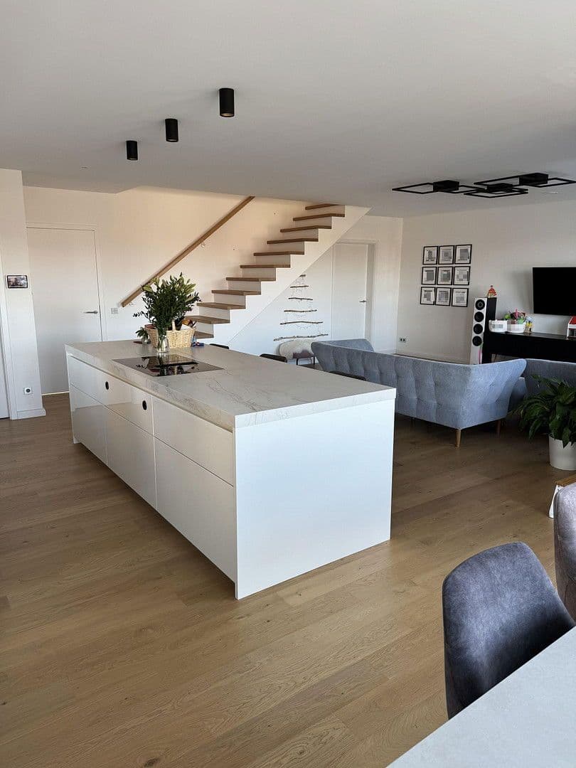 Prenájom domu 226 m², pozemek 540 m², Renningen, Bádensko-Wurttembersko Prenájom domu 226 m², pozemek 540 m², Renningen, Bádensko-Wurttembersko