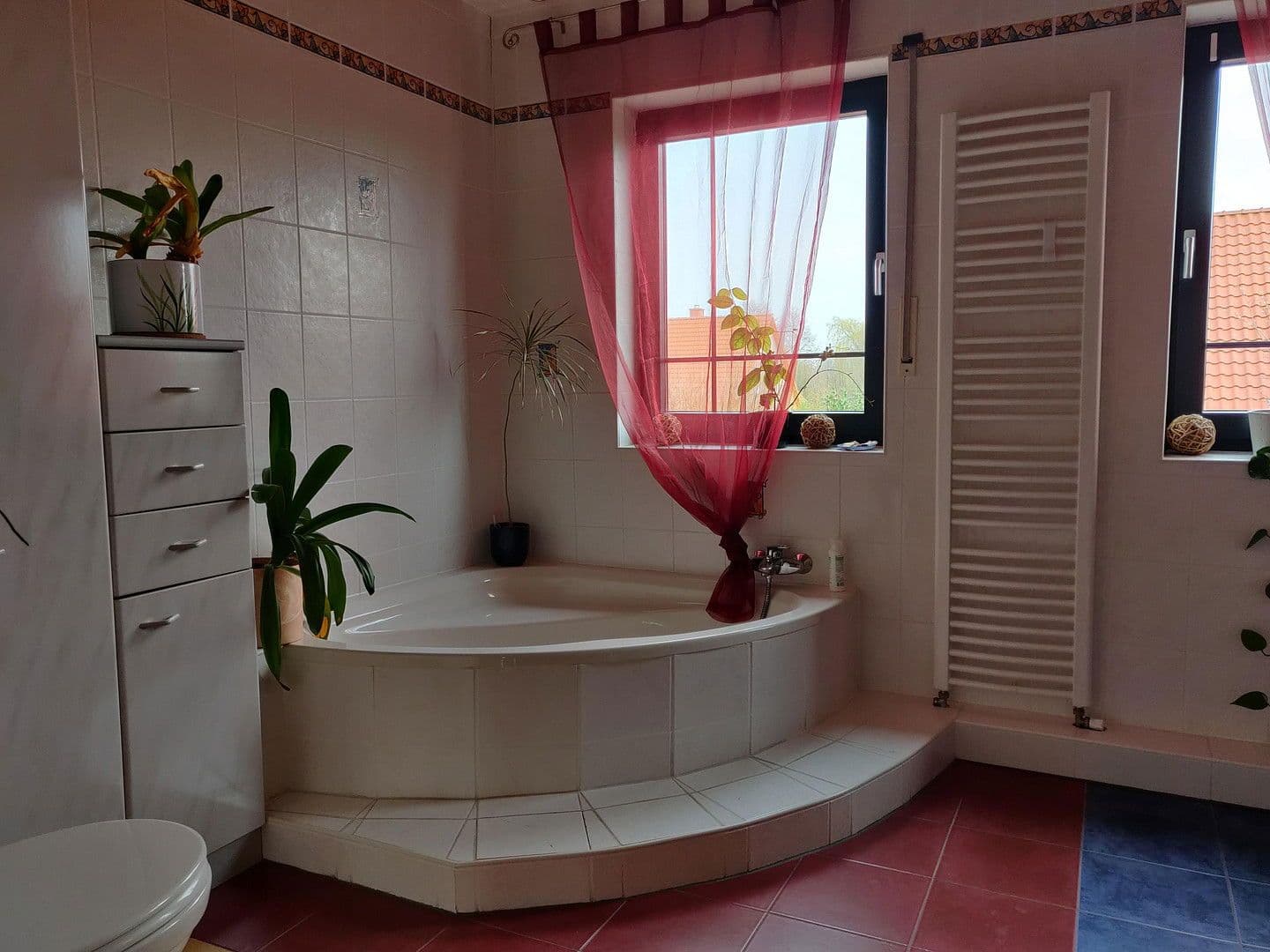 Predaj domu 244 m², pozemek 518 m², Wennigsen (Deister), Dolné Sasko Predaj domu 244 m², pozemek 518 m², Wennigsen (Deister), Dolné Sasko