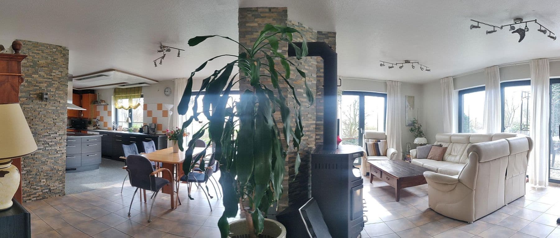 Predaj domu 244 m², pozemek 518 m², Wennigsen (Deister), Dolné Sasko Predaj domu 244 m², pozemek 518 m², Wennigsen (Deister), Dolné Sasko