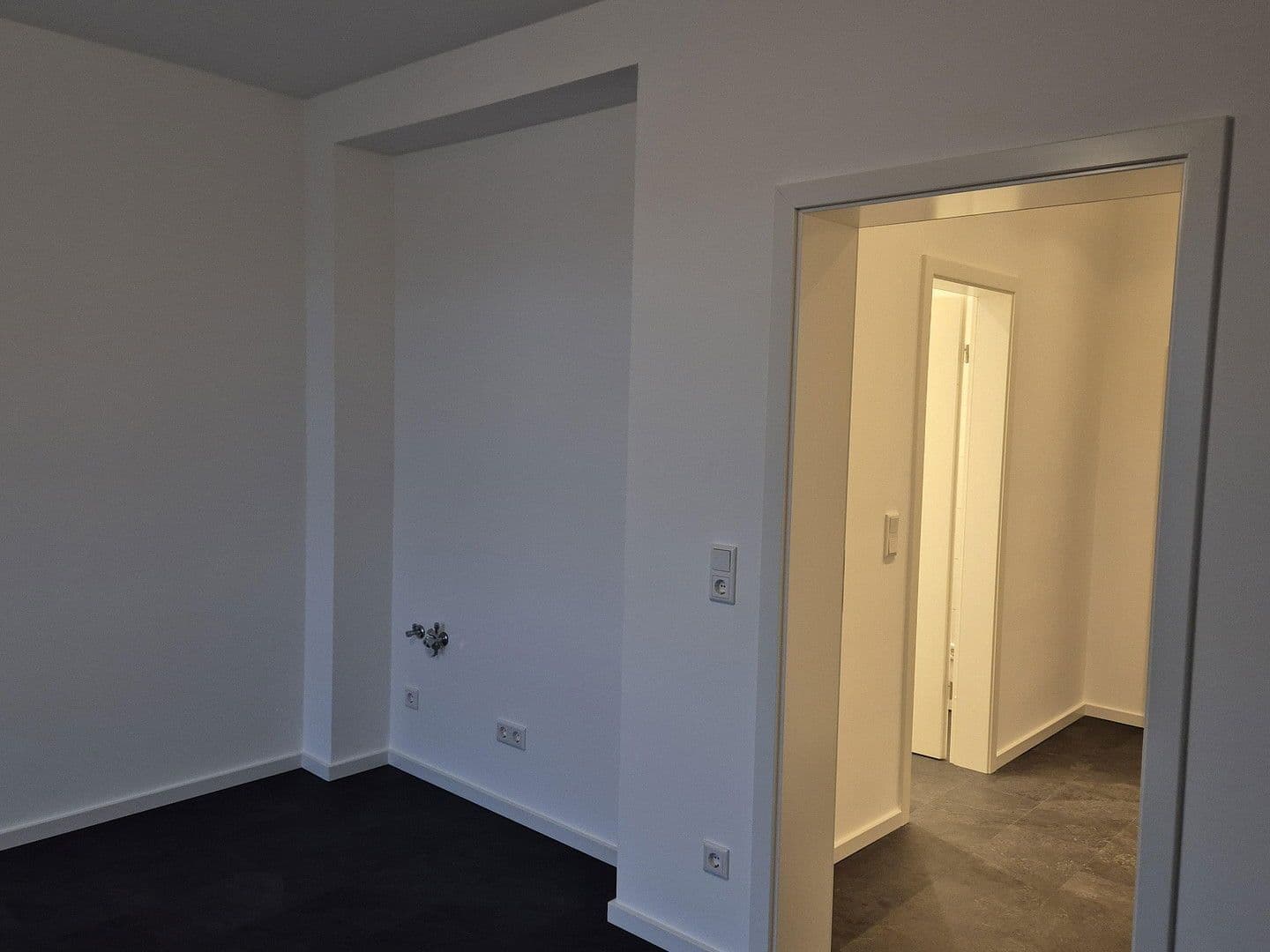 Prenájom bytu 1-izbový 30 m², Düsseldorf, Severné Porýnie - Westfálsko Prenájom bytu 1-izbový 30 m², Düsseldorf, Severné Porýnie - Westfálsko