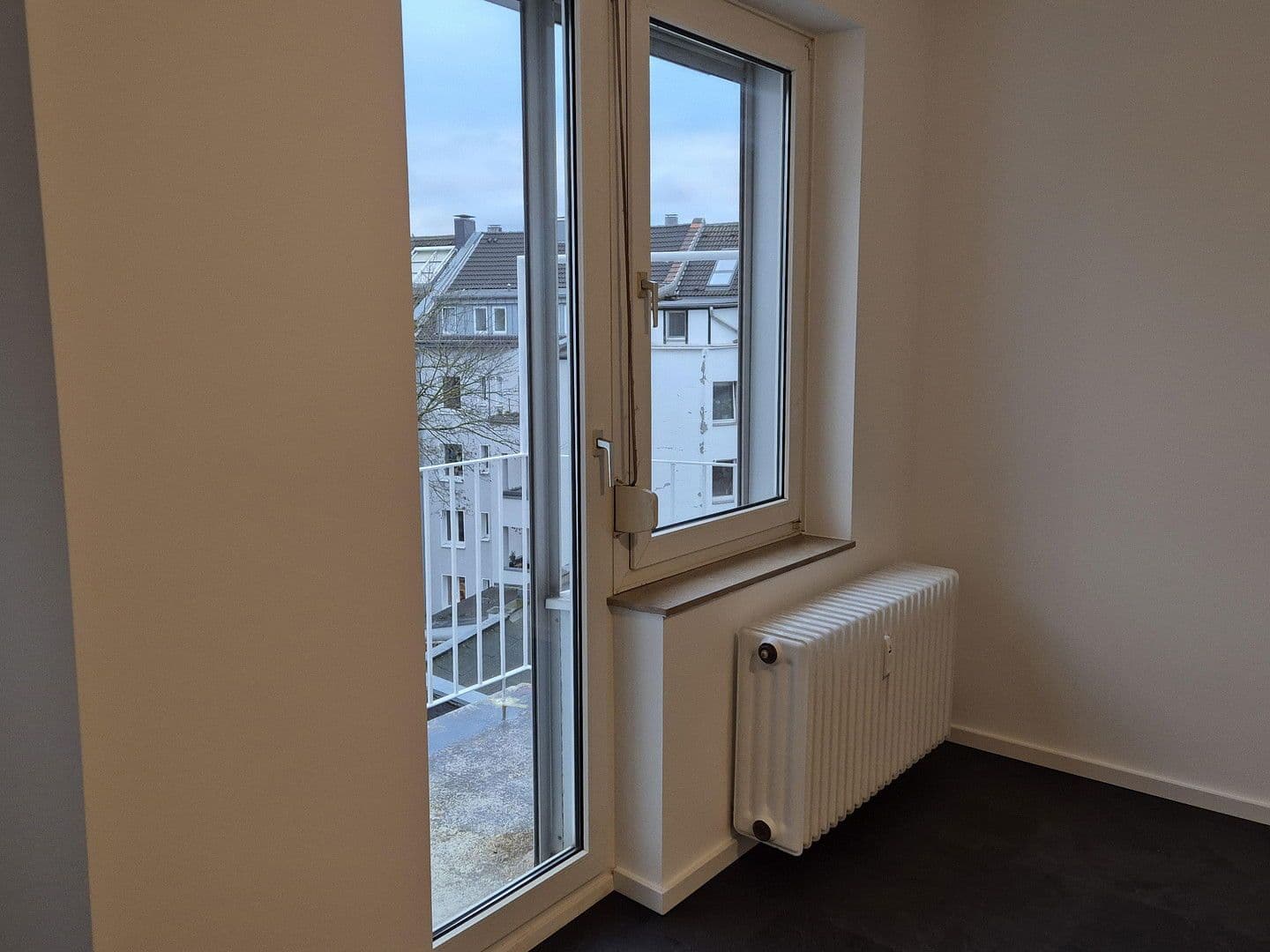 Prenájom bytu 1-izbový 30 m², Düsseldorf, Severné Porýnie - Westfálsko Prenájom bytu 1-izbový 30 m², Düsseldorf, Severné Porýnie - Westfálsko