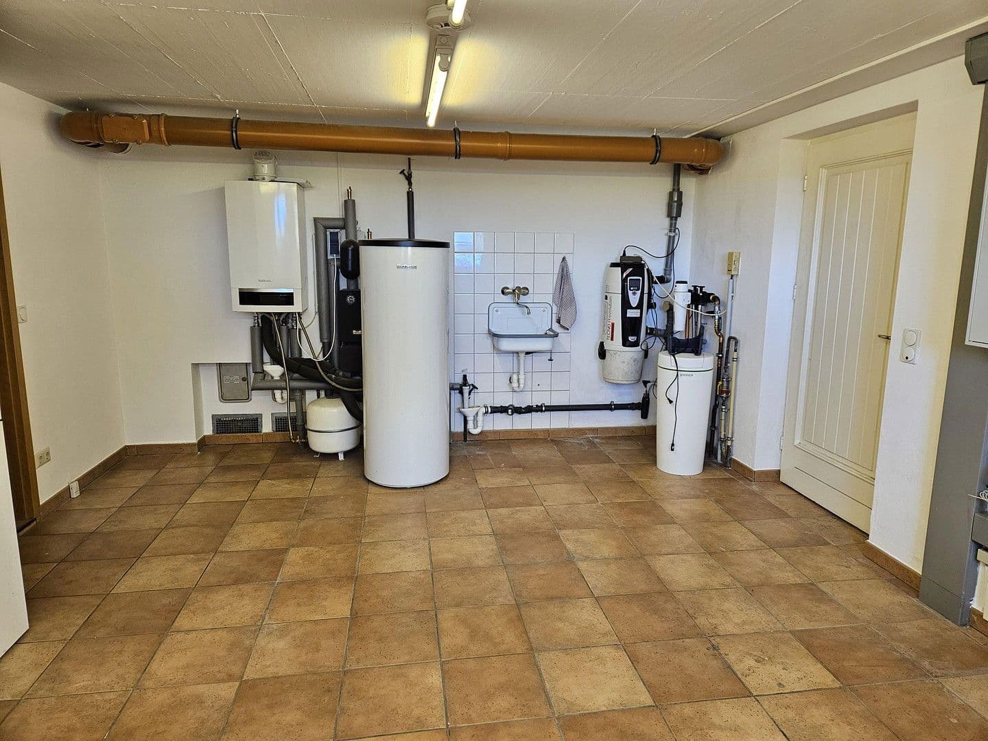 Predaj domu 285 m², pozemek 32.000 m², Dobin am See, Meklenbursko-Predpomoransko Predaj domu 285 m², pozemek 32.000 m², Dobin am See, Meklenbursko-Predpomoransko