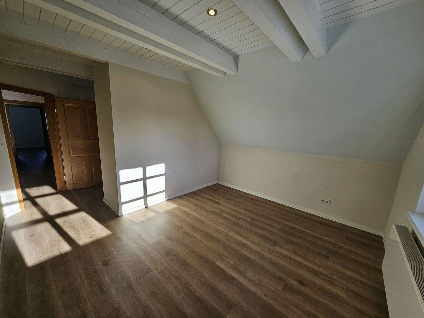 Predaj domu 285 m², pozemek 32.000 m², Dobin am See, Meklenbursko-Predpomoransko Predaj domu 285 m², pozemek 32.000 m², Dobin am See, Meklenbursko-Predpomoransko