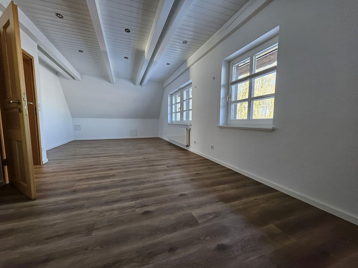 Predaj domu 285 m², pozemek 32.000 m², Dobin am See, Meklenbursko-Predpomoransko Predaj domu 285 m², pozemek 32.000 m², Dobin am See, Meklenbursko-Predpomoransko